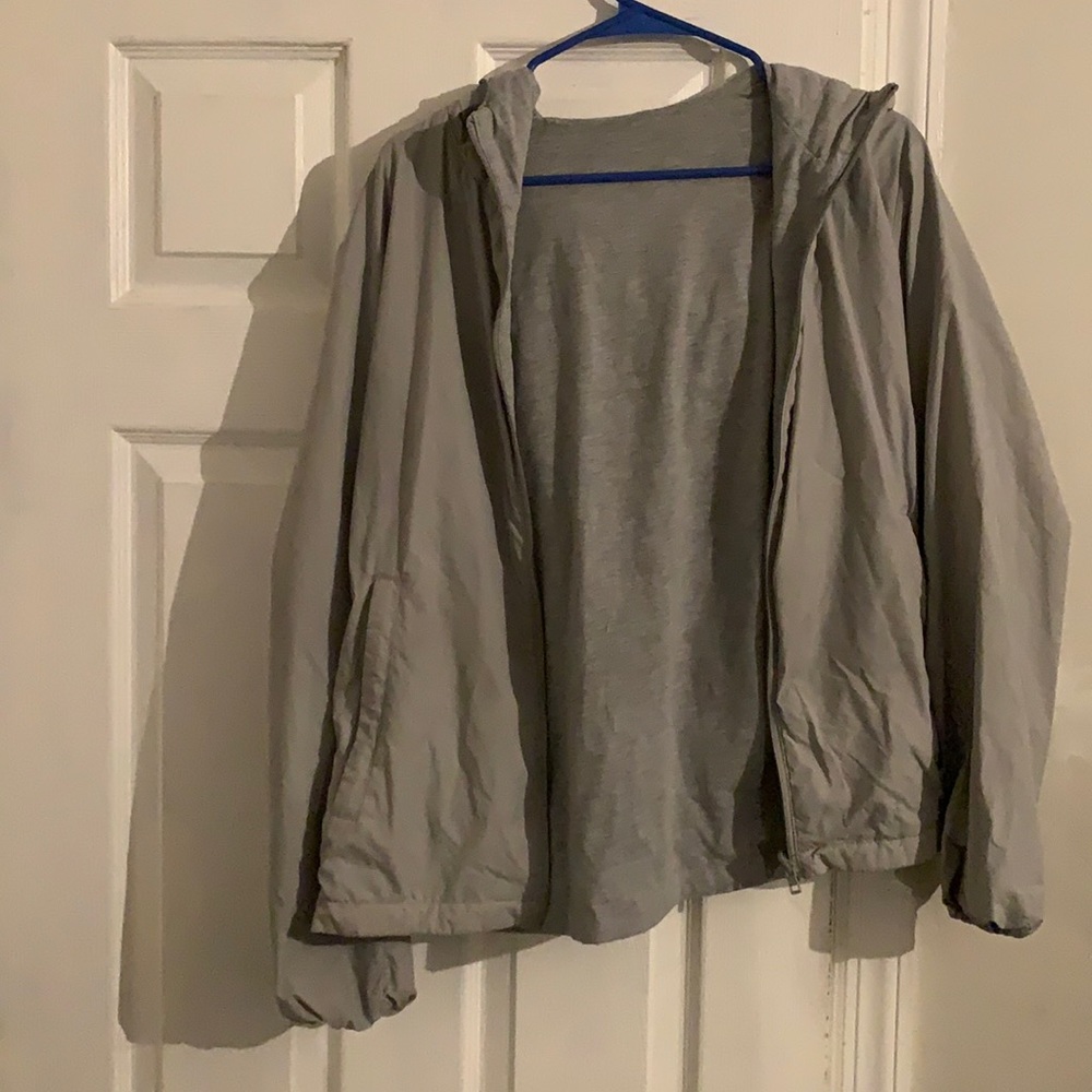 Men’s small Uniqlo windbreaker/hoodie reversible